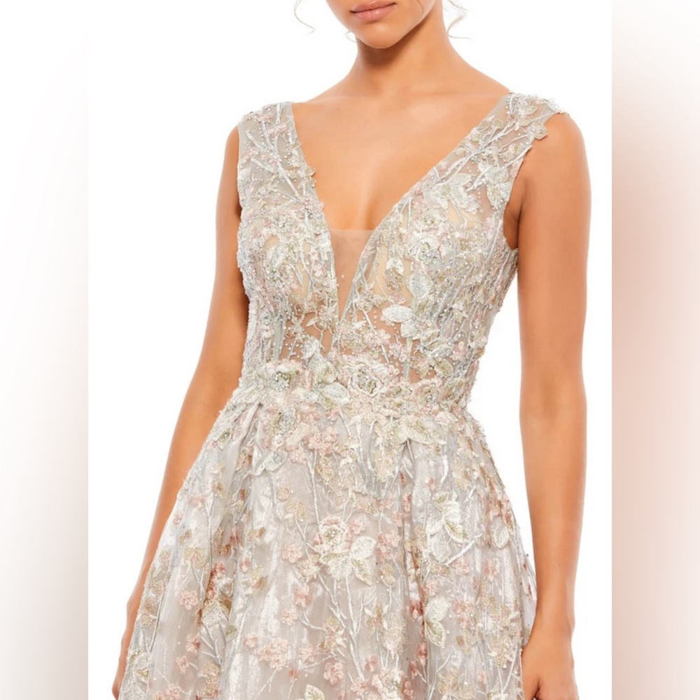 A-line embroidered floral gown - Picture 4 of 16